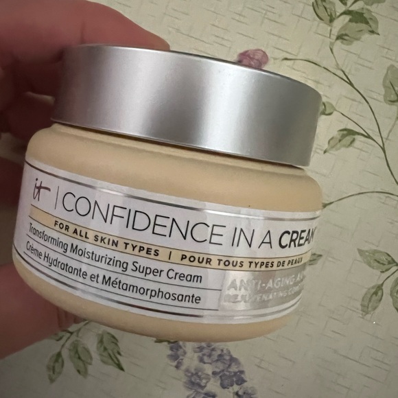 Confidence in a Cream Hydrating Moisturizer 2oz/60ml - Picture 1 of 3